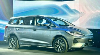 BYD M6 - đối thủ chạy điện của Toyota Innova Cross ra mắt khách Việt, chạy 420 km/sạc